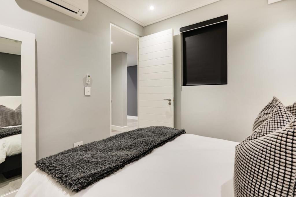 35 On Main By Stay In Luxury Кейптаун Екстериор снимка